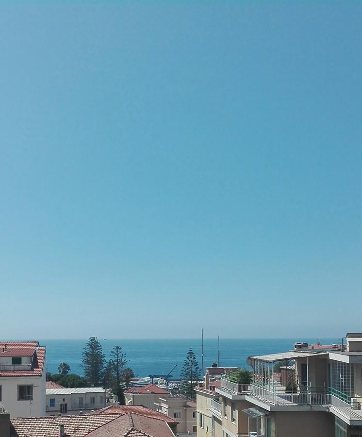A 2 passi dal mare Apartment Sanremo Bagian luar foto