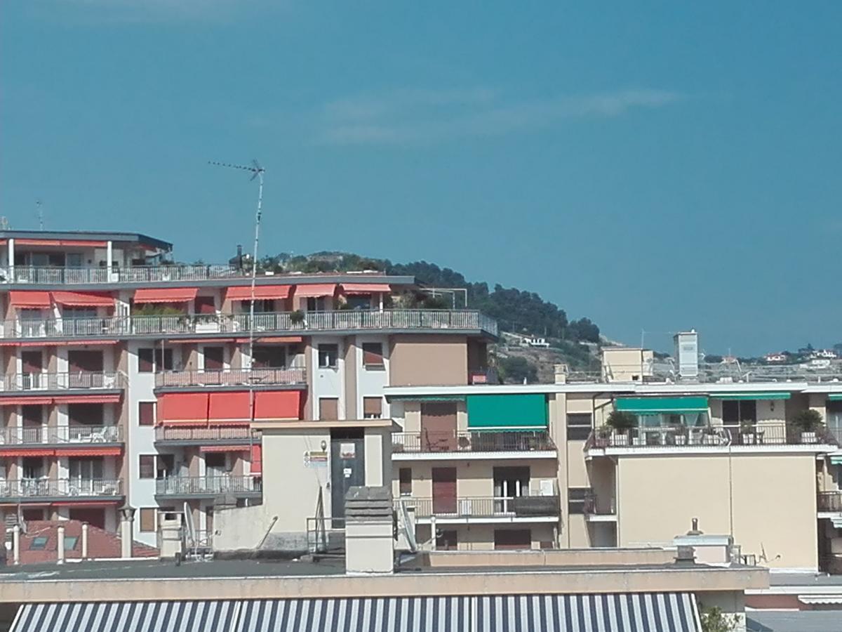A 2 passi dal mare Apartment Sanremo Bagian luar foto