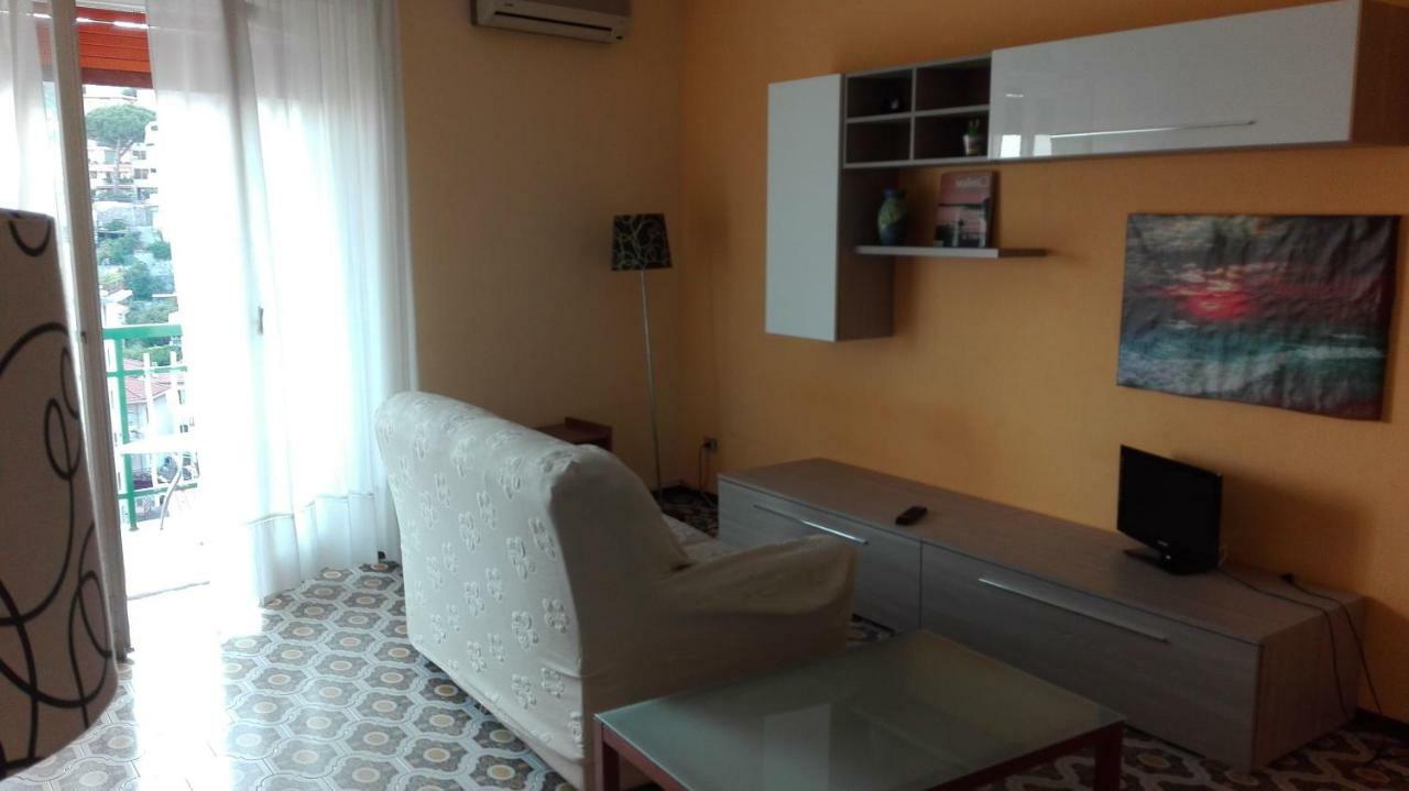 A 2 passi dal mare Apartment Sanremo Bagian luar foto